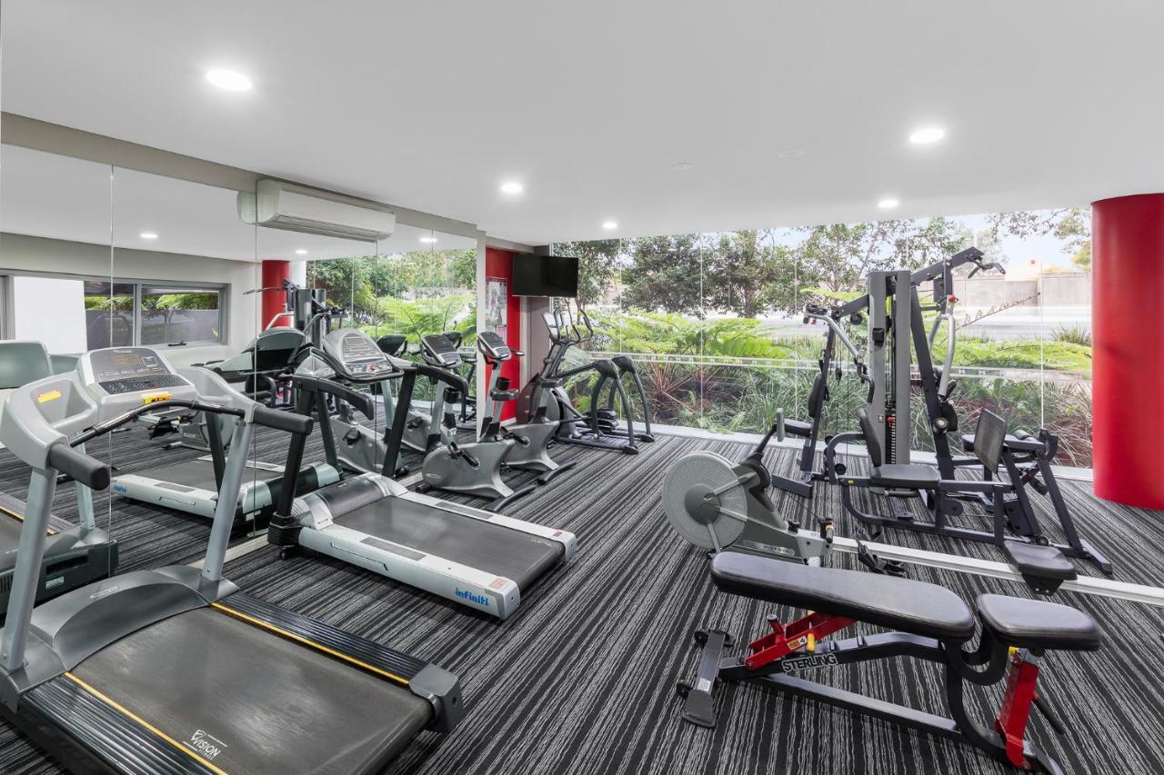 Meriton Suites Zetland Сидни Екстериор снимка The gym at the hotel