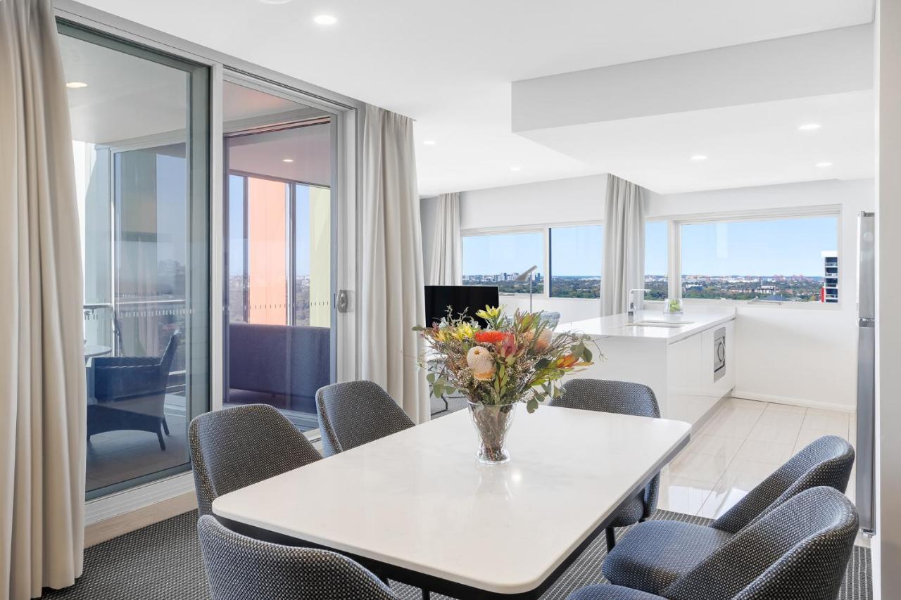 Meriton Suites Zetland Сидни Екстериор снимка A typical apartment interior