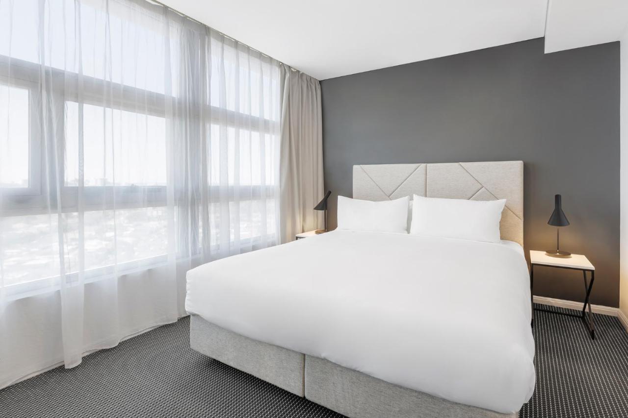 Meriton Suites Zetland Сидни Екстериор снимка A bedroom at the hotel