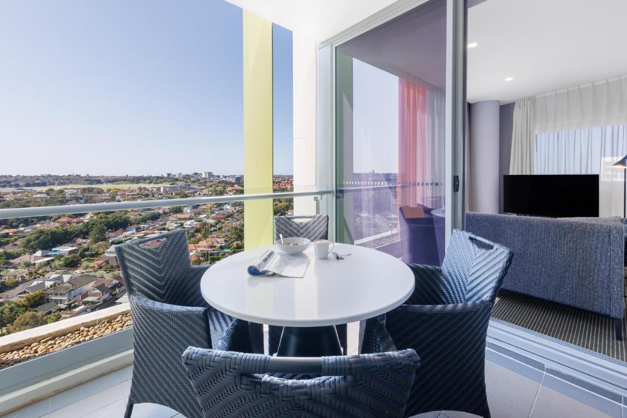 Meriton Suites Zetland Сидни Екстериор снимка The apartment balcony