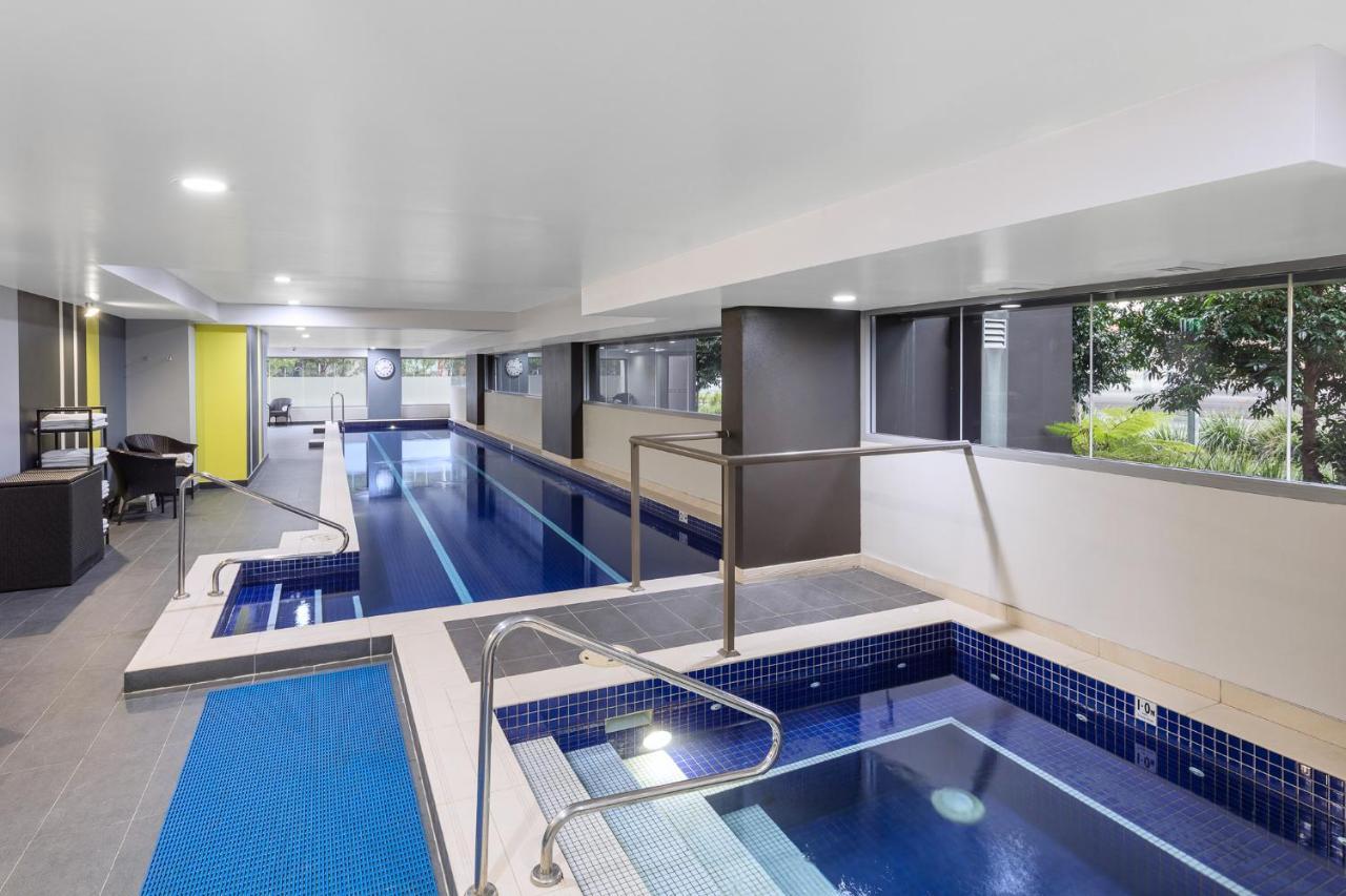 Meriton Suites Zetland Сидни Екстериор снимка The pool at the University of Western Australia