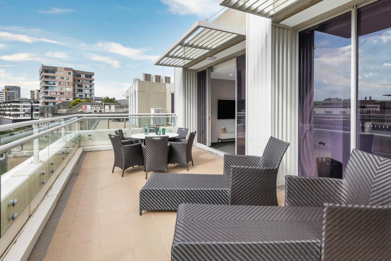 Meriton Suites Zetland Сидни Екстериор снимка The Terrace